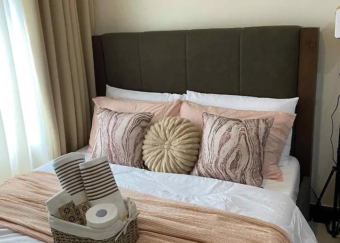Apartahotel Estebellas Crib At Aurora Escalades Manila